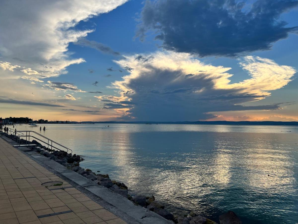 Wellness Apartman Siófok Esterno foto